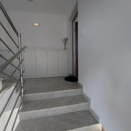 Apartman Zora * Порат