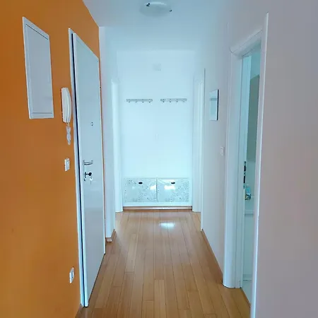 Apartman Zora Апартаменты *