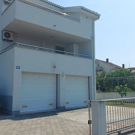 Apartman Zora Апартаменты *